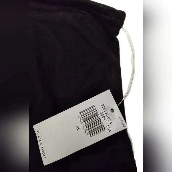 Old Navy, Size XL, Black Sleeveless Active Crop - Picture 4 of 9